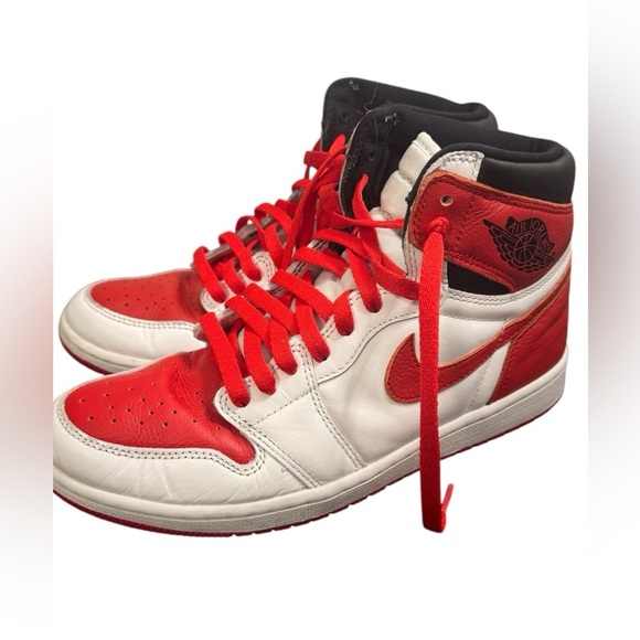 Nike Shoes - Air Jordan 1 Retro size 9